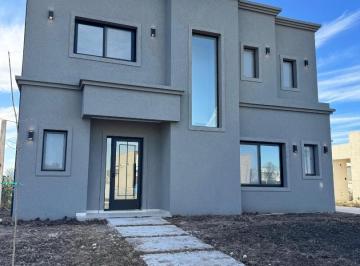 Casa · 170m² · 5 Ambientes · 2 Cocheras · Casa en Venta Dos Plantas en Pilar del Este Santa Sofia