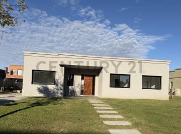 Casa · 176m² · 5 Ambientes · 4 Cocheras · Casa en Venta a Estrenar en El Cantón Norte, Escobar – Una Planta