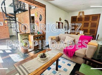 Casa · 90m² · 4 Ambientes · 1 Cochera · Casa en Venta Villa Gesell