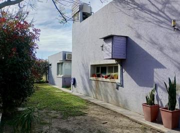 Casa · 100m² · 4 Ambientes · 1 Cochera · Casa en Roldán