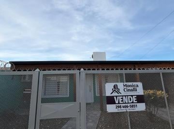 Casa · 72m² · 2 Dormitorios · 1 Cochera · Casa en Villa Regina