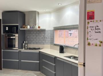 Casa · 126m² · 4 Ambientes · 1 Cochera · Casa en Villa Regina
