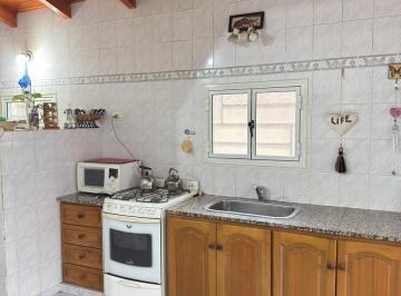 Casa · 139m² · 3 Ambientes · 1 Cochera · Casa en Villa Regina