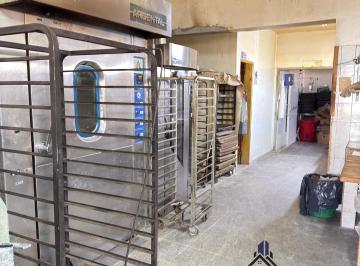 Local comercial · 219m² · 4 Ambientes · Local en Villa Regina