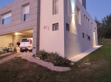 Casa en Venta de 3 ambientes Punta Peñón · Casa de Sierras con Gran Terreno Al Pie del Cerro - Villa del Dique