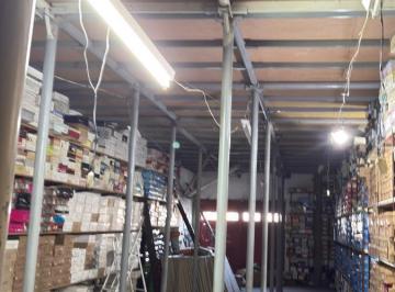 Local comercial · 384m² · 3 Ambientes · Local en Villa Regina