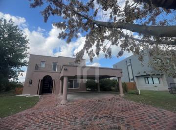 Casa · 250m² · 6 Ambientes · 2 Cocheras · Casa en Venta en El Cantón, Escobar, G. B. a. Zona Norte