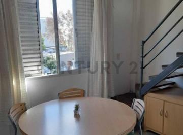 Casa · 30m² · 2 Ambientes · Duplex de 1 Dormitorio Amoblado en Alquiler