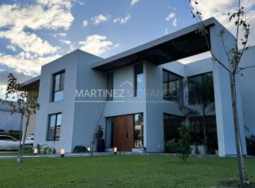 Casa · 266m² · 4 Ambientes · 2 Cocheras · Casa en Venta en Campo Grande, Pilar, G. B. a. Zona Norte