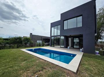 AMN-AMN-3943_2 · Casa en Venta en San Ramon - Pilar