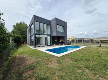 AMN-AMN-3943_2 · Casa en Venta en San Ramon - Pilar