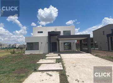 Casa · 170m² · 5 Ambientes · 4 Cocheras · Casa en Venta 5 Ambientes en Canning Chico