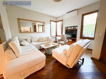Casa · 180m² · 4 Ambientes · 1 Cochera · Venta Casa 4 Ambientes en Acassuso con Parque y Pileta