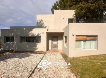 Casa · 162m² · 4 Ambientes · 4 Cocheras · Casa en Venta en Costa Esmeralda, Barrio Residencial 2