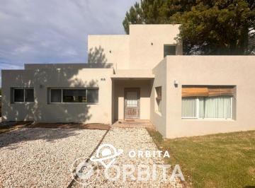 Casa · 162m² · 4 Ambientes · 4 Cocheras · Casa en Venta en Costa Esmeralda, Barrio Residencial 2