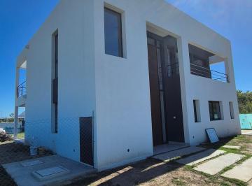 Casa Venta de 5 ambientes · Casa en Nativas, Puertos del Lago - a Estrenar