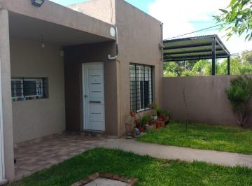 Casa · 90m² · 4 Ambientes · 1 Cochera · Casa en Campiñas de Piñero (En Venta)