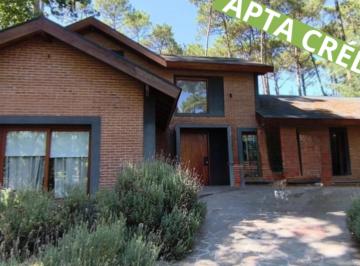 Casa de 5 ambientes, Cariló · Casa Moderna en Barrio Zorzal – Cariló