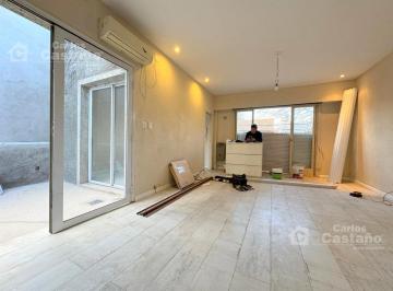 Casa · 160m² · 6 Ambientes · 1 Cochera · Excelente P/alta Al Frente. Entrada Independiente.