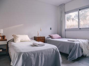 Casa · 280m² · 5 Ambientes · Casa en Venta - 4 Dorm. 4 Baños - Chapadmalal