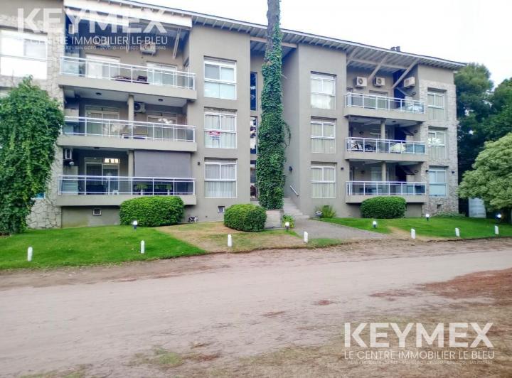 Departamento · 82m² · 4 Ambientes · 1 Cochera