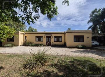 Casa · 163m² · 5 Ambientes · 6 Cocheras · Venta Casa Estilo Campo de 5 Ambientes con Pileta y Gran Parque en Pilar