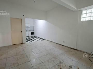 PH · 160m² · 6 Ambientes · PH Al Frente 3 Ambientes Muy Luminoso con Entrada Independiente.
