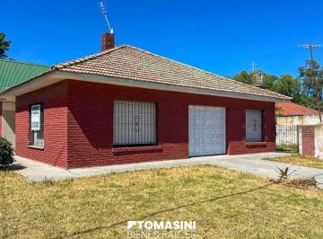 Casa · 180m² · 4 Ambientes · 1 Cochera · Casa de 4 Amb. con Garage, Patio Mas Departamento de 2 Amb.