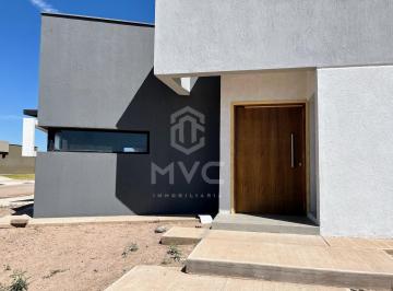 Casa · 182m² · 5 Ambientes · Se Vende Casa a Estrenar, B° Privado El Carrascal, Maipu. Mza