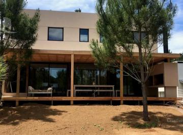 Casa · 310m² · 5 Ambientes · 1 Cochera · Casa - Costa Esmeralda