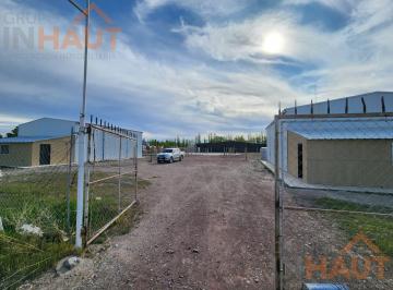 Bodega-Galpón · 174m² · 2 Ambientes · Venta de Galpon + Oficina en Fernandez Oro