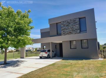 Casa · 311m² · 5 Ambientes · 4 Cocheras · Casa a La Laguna en Venta en San Matias. 3 Dorm., Dependencias y Play