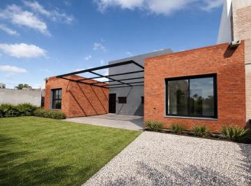Casa · 60m² · 3 Ambientes · 2 Cocheras · Se Vende - Dúplex - 2 Dorm. en Pb - Rincones de Manantiales