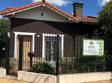 Casa · 170m² · 3 Ambientes · 2 Cocheras · Casa 4 Ambientes en Venta con Garage Patio Parrilla