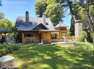 Casa · 220m² · 5 Ambientes · 4 Cocheras · Casa en Arelauquen con Excelentes Vistas