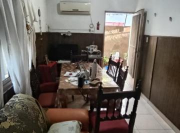Casa · 76m² · 3 Ambientes · Casa Unica Interna 2 Dorm. y Pileta
