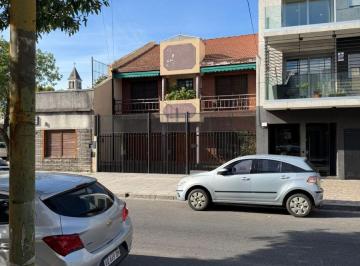 Casa de 5 ambientes, Liniers · Casa 6 Ambientes con Garage, Patio, Quincho, Miralla Al 300.