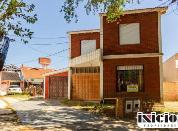 Casa de 4 ambientes, Mar de Ajó · Tríplex: La Argentina N° 362 E/ Carreras y Quinteros - Mar de Ajó - C1073