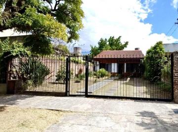 Casa de 4 ambientes, Lomas de Zamora · Casa 4 Ambientes con Quincho Apto Credito