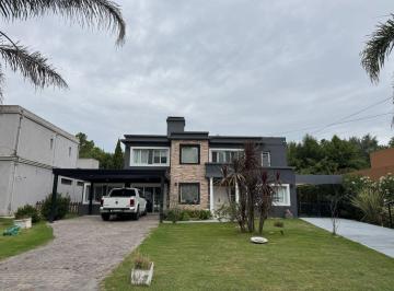 Casa en Venta de 7 ambientes Guernica · Espectacular Casa en Barrio Cerrado Parque Las Naciones