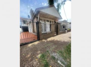 Casa · 246m² · 5 Ambientes · 2 Cocheras · Casa en Venta en Ramos Mejia