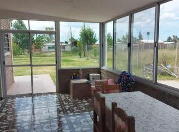 Casa · 168m² · 3 Ambientes · 2 Cocheras · Casa en Venta - 2 Dorm. 2 Baños - 750 m² - Coronel Brandsen