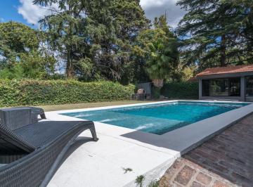 Quinta vacacional · 120m² · 4 Ambientes · 2 Cocheras · Hermosa Casa Quinta con Parque, Pileta Quincho Cerrado, Cochera Cubiertas!