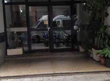 Departamento de 2 ambientes, Balvanera · Depto 2 Amb Cfte Pequeño, Muy Luminoso. Exc Estado. Oportunidad