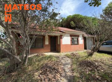 Casa de 4 ambientes, Mar del Tuyú · Casa Independiente a 400 m del Mar en Mar del Tuyu 4 Esquina 62