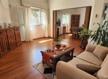 Casa · 160m² · 4 Ambientes · Florida: Amplia Propiedad de 169 m² Sin Expensas | 4 Amb Dependencia | Excelente Estado