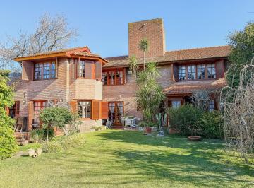Casa · 467m² · 7 Ambientes · 2 Cocheras · Venta Casa 7 Amb con Parque y Piscina - Lomas de San Isidro