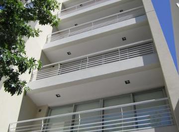 Departamento · 68m² · 3 Ambientes · 1 Cochera · Excelente Dpto 3 Amb Al Frente. Lomas de Zamora Oeste.