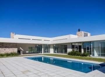 Quinta vacacional · 340m² · 5 Ambientes · 1 Cochera · Casa Quinta en Venta Ubicado en Chacras de La Trinidad (Cañuelas), Resto de La Provincia