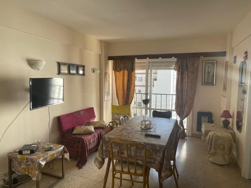 Se alquila por 24 meses, 2 amb piso 9. Departamento muy luminoso vista abierta.